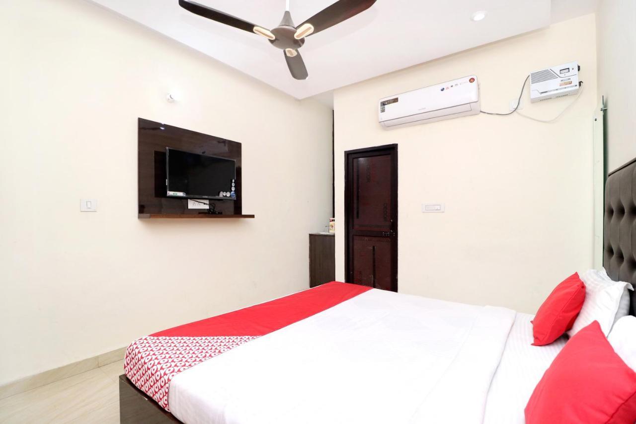 Oyo 16694 Hotel Kb Square Chandigarh Exterior photo
