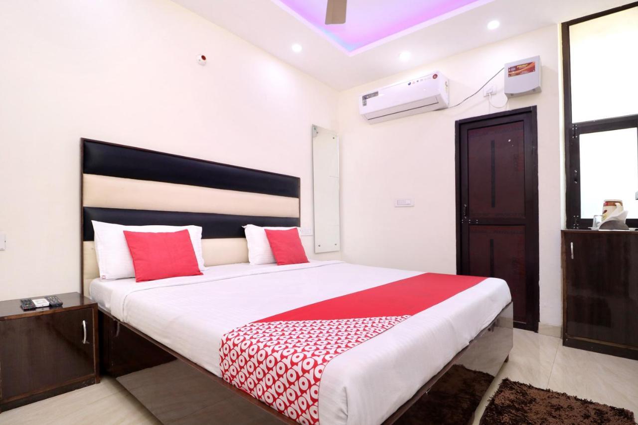 Oyo 16694 Hotel Kb Square Chandigarh Exterior photo