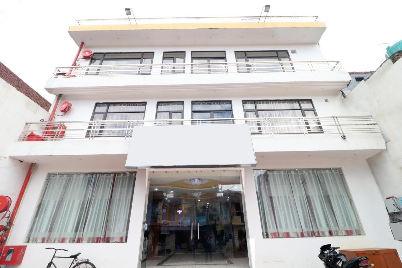 Oyo 16694 Hotel Kb Square Chandigarh Exterior photo